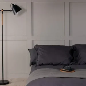 Stehlampe „California“ – markantes, modernes Design in Schwarz