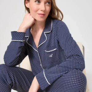 Pyjama long boutonné à pois bleu marine femme 1