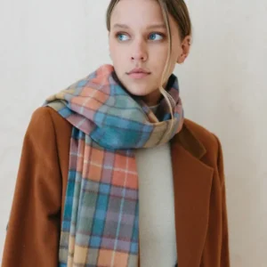 Cashmere Scarf in Buchanan Antique Tartan - TBCo