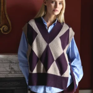 Merino Wool Oversized V-Neck Vest in Fig Argyle
